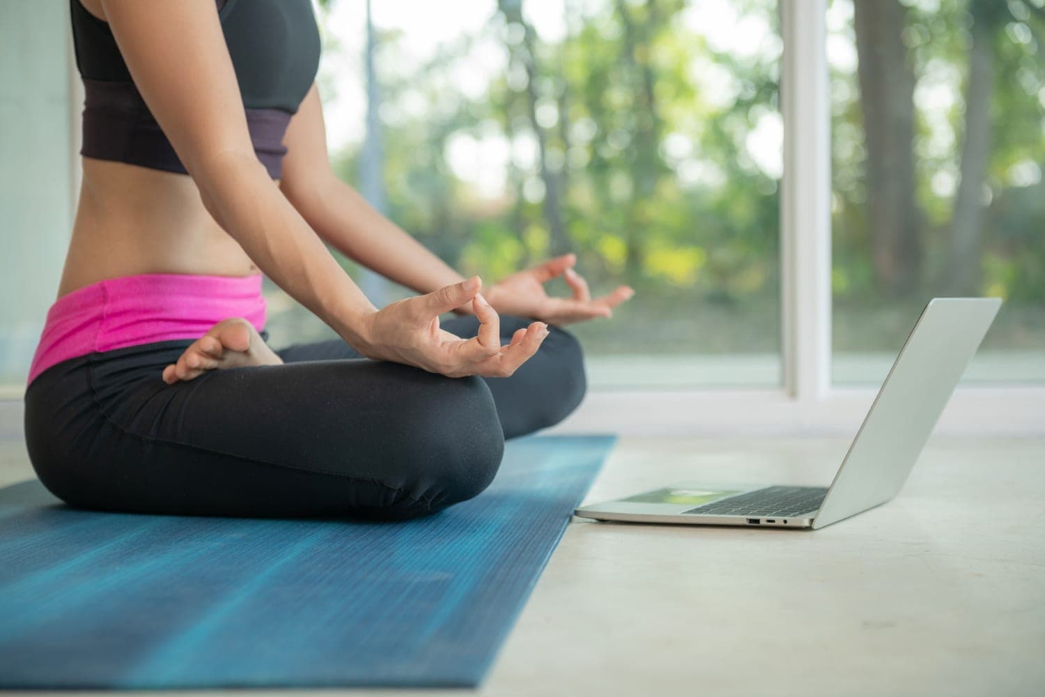 Yoga Online: Descubra os Benefícios e Motivos para Praticar
